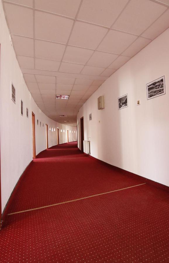 Hotel Tineretului Bucharest Luaran gambar