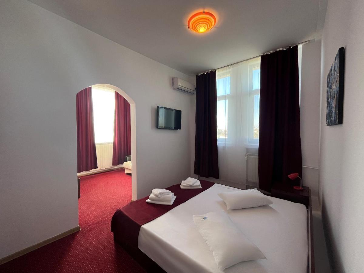 Hotel Tineretului Bucharest Luaran gambar